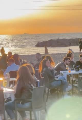 Prenota il tuo tavolo per un meraviglioso Aperitivo con vista TRAMONTO sul MARE …